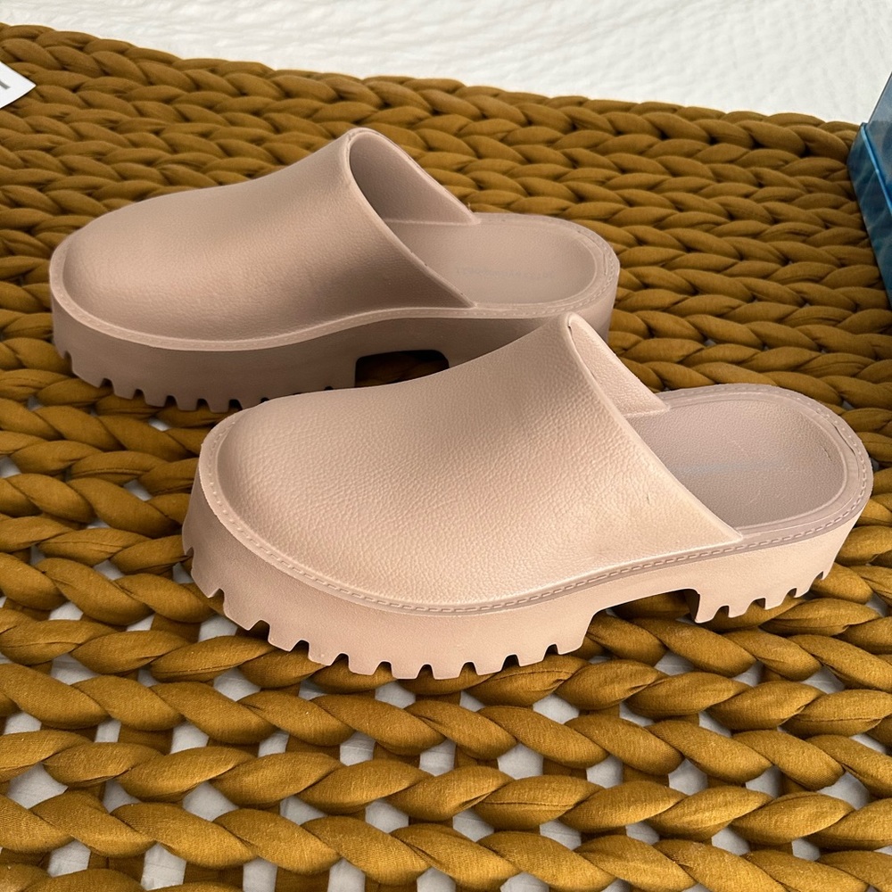 Brand New Jeffrey Campbell Clogs Clogge Tan Taupe W 11